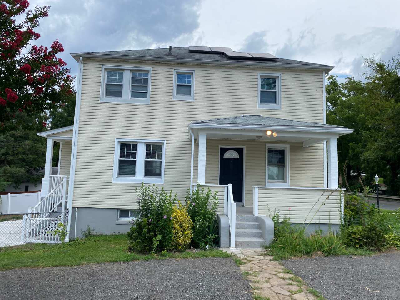 4319 Kenwood Avenue - 5 Available Private Bath $1000