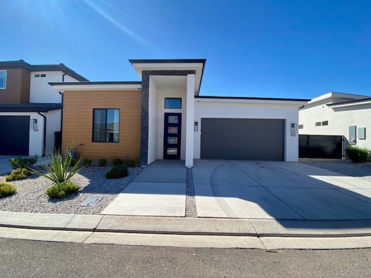 MODERN HOME IN WASHINGTON FOR RENT!