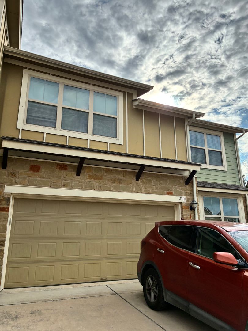 Bright 3BR 3BA Home w/ Community Pool  Dog Park • Fenced Backyard • Attached Garage in Round Rock