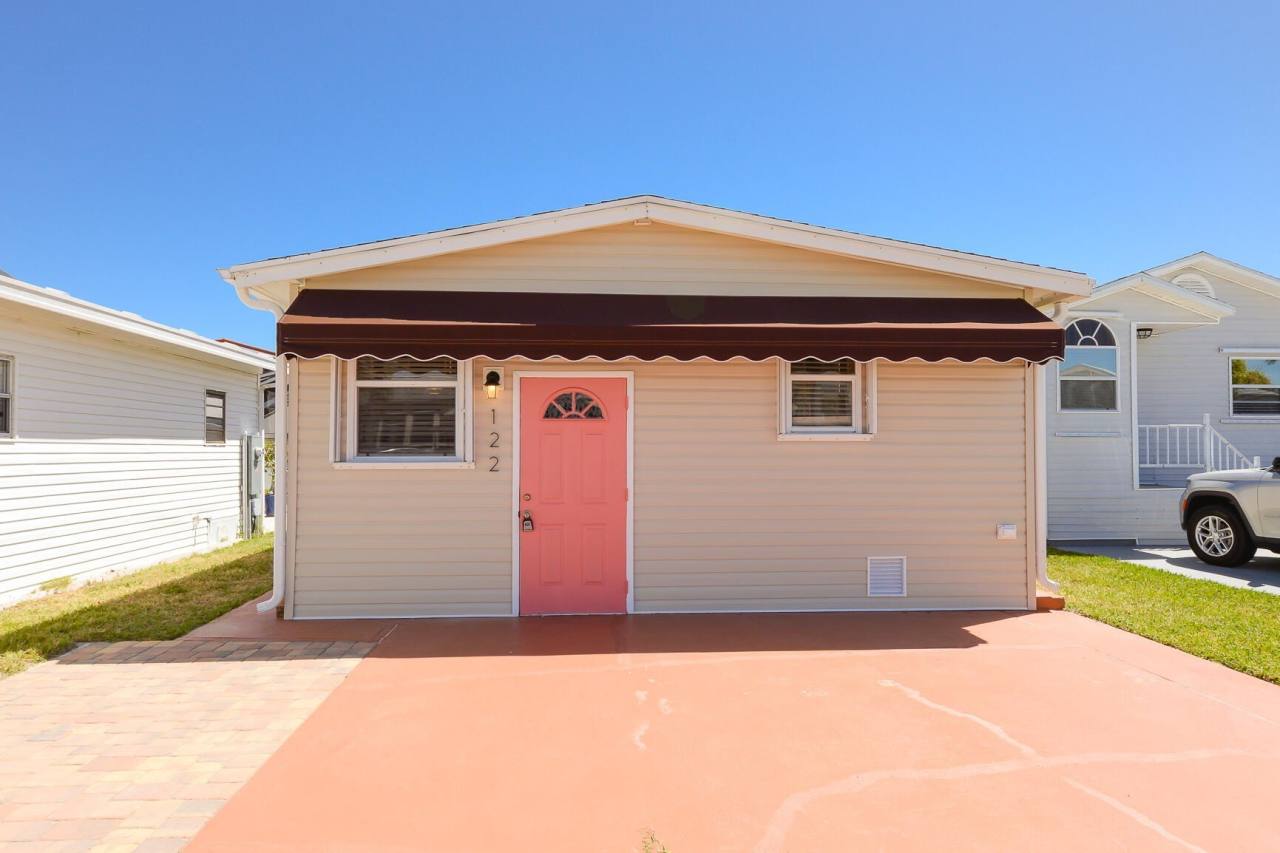 122 Nettles Boulevard