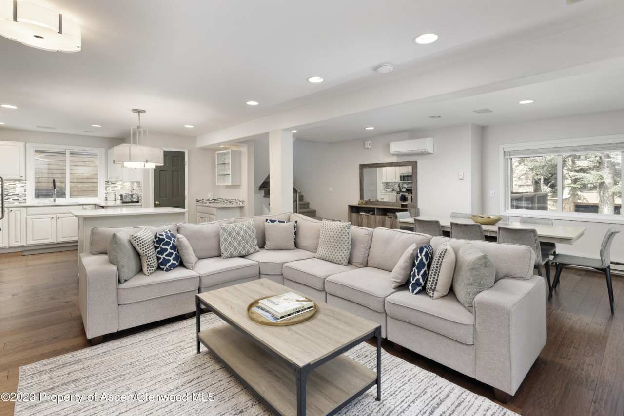 650 S Monarch Street unit: 2