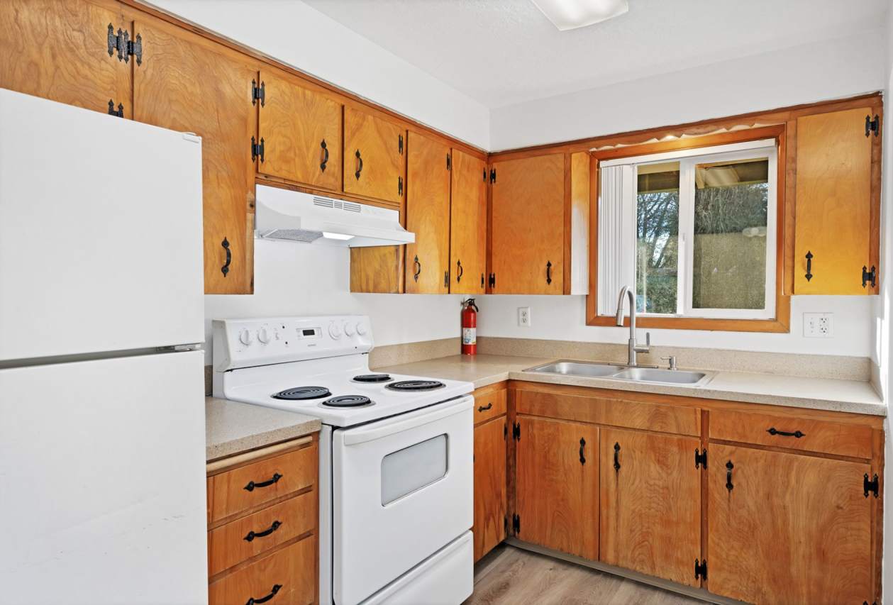 Cedar Court Apartments