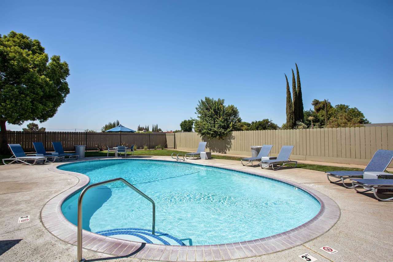 Village Ceres Apartments