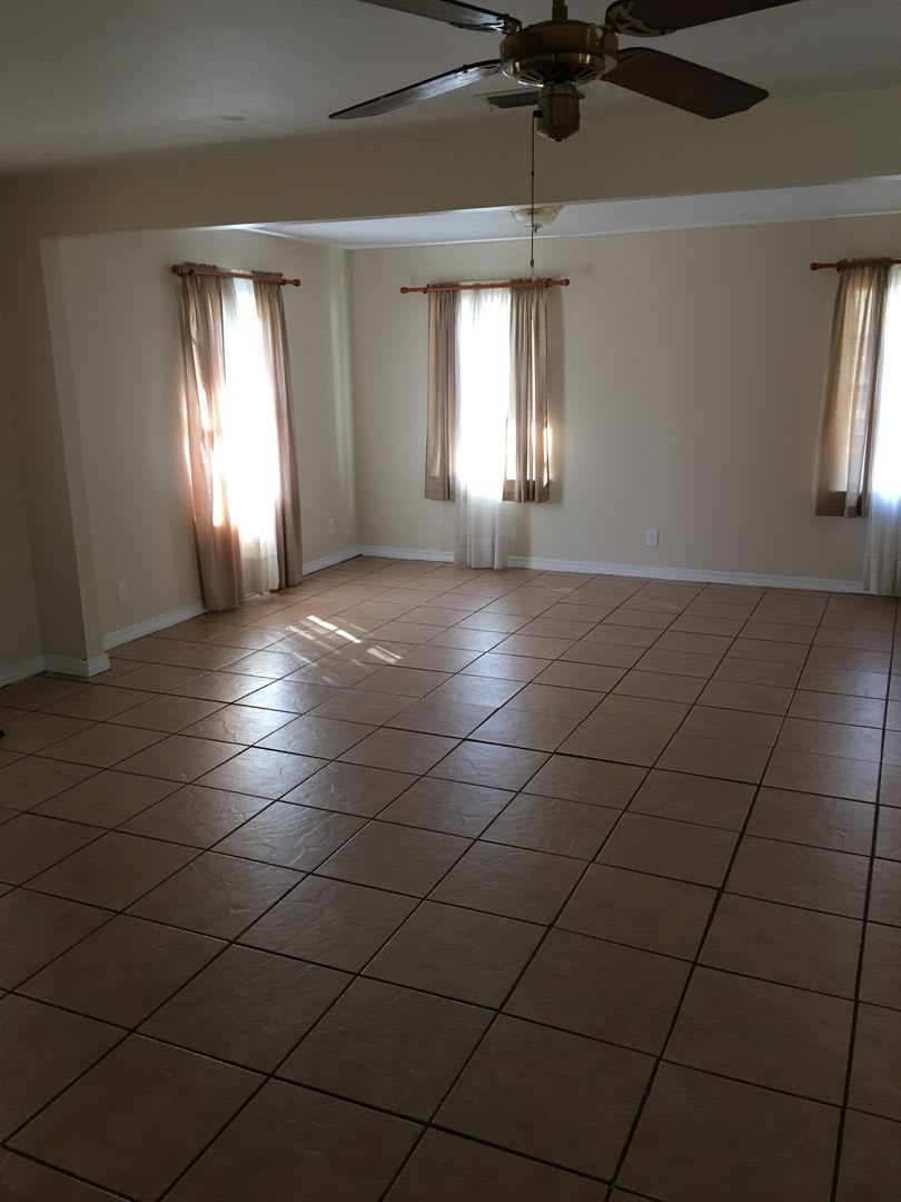 3 bed 1 bath for rent