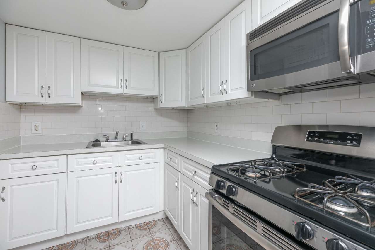 FAIRMOUNT | 3+ CAR PARKING