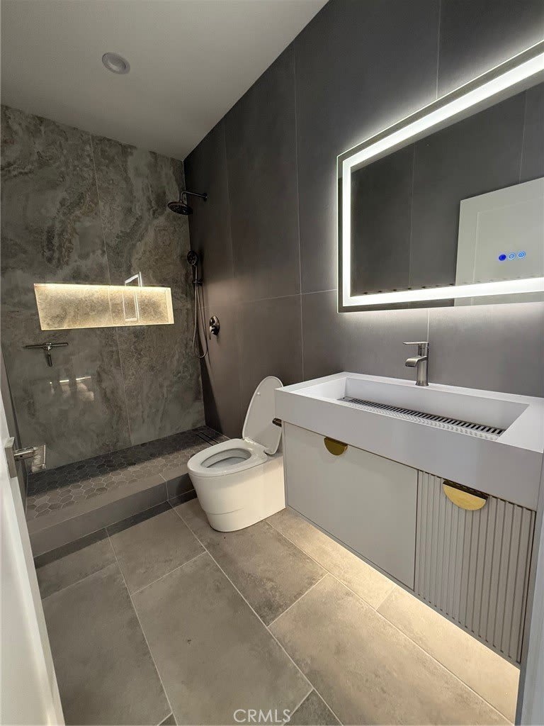 6547 Whitaker Avenue