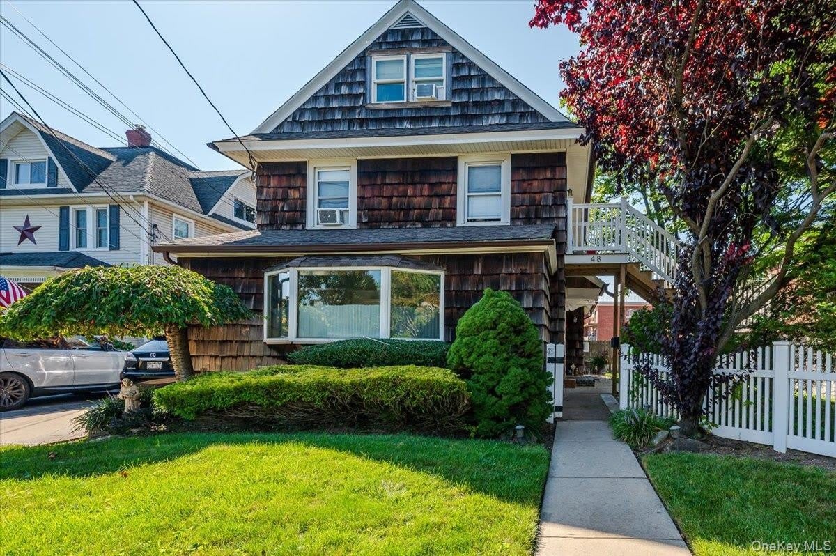 48 Davison unit: 1St Floor