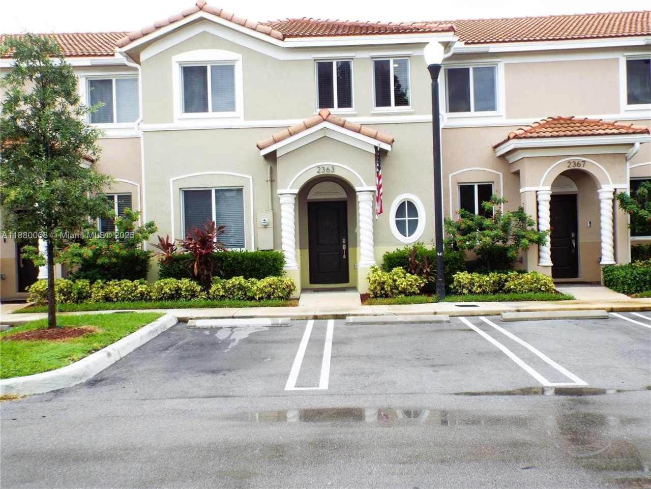 2363 SE 11th St