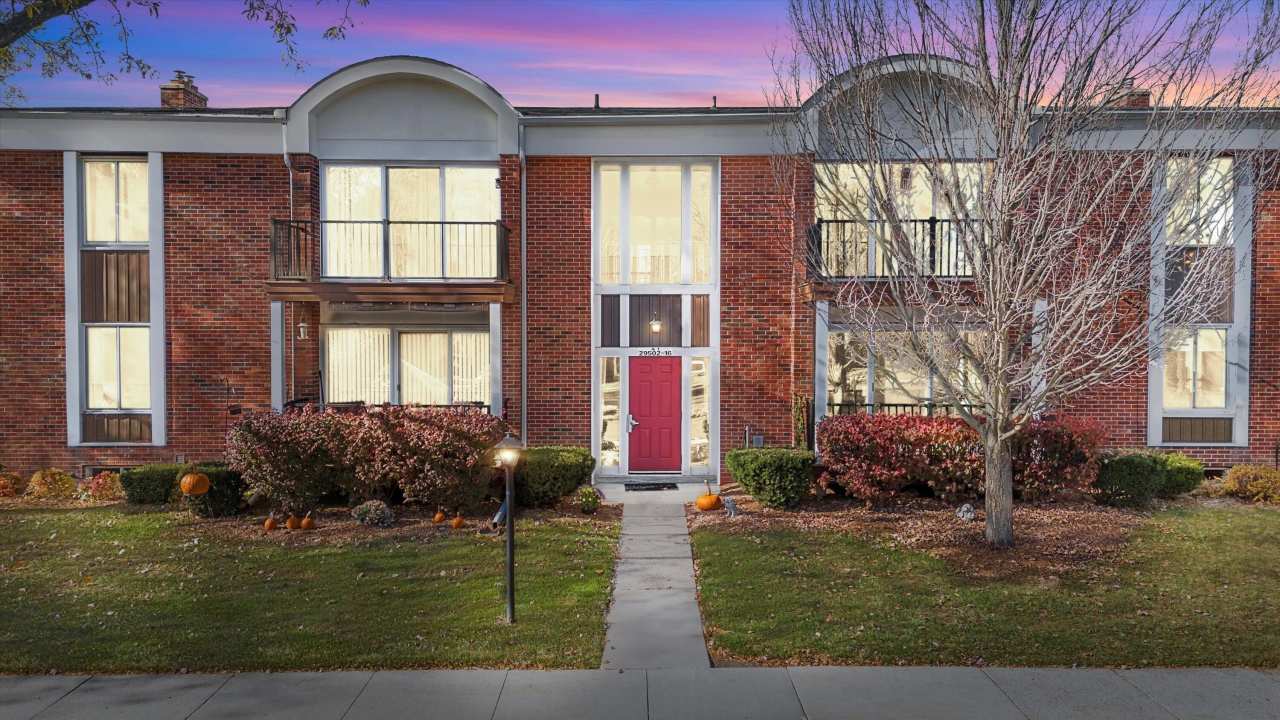 29516 Bobrich Street unit: 20