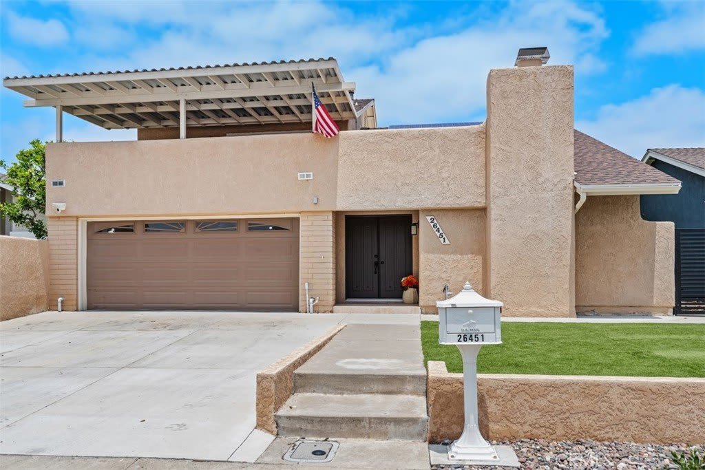 26451 Via Juanita