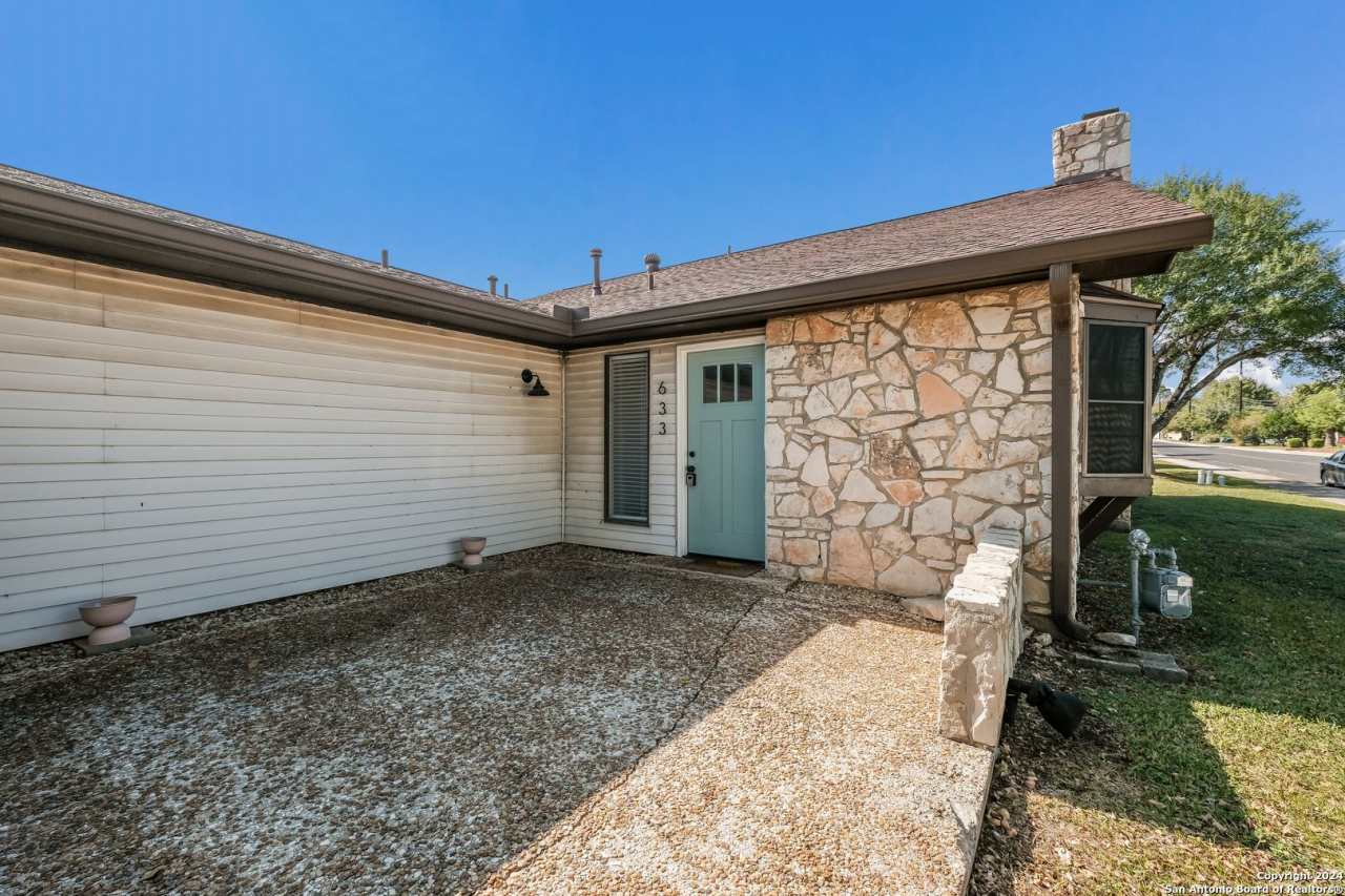 Charming 2/2 in the heart of Boerne!