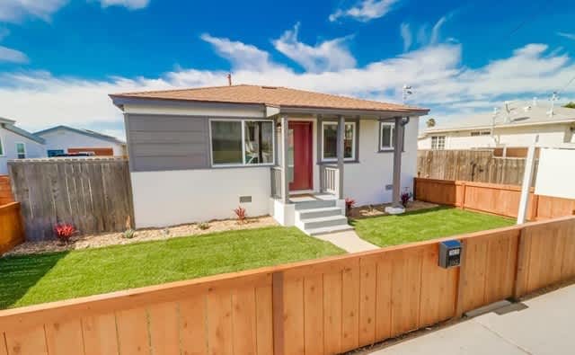 2828 Comstock Street - 2828