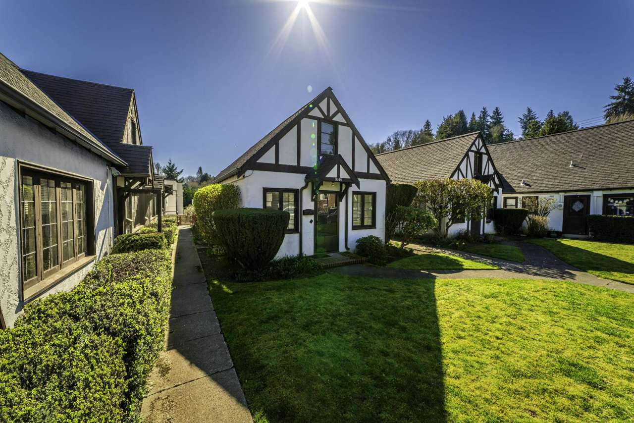 Charming Tudor Style Townhome, Close to UW, Great Location!