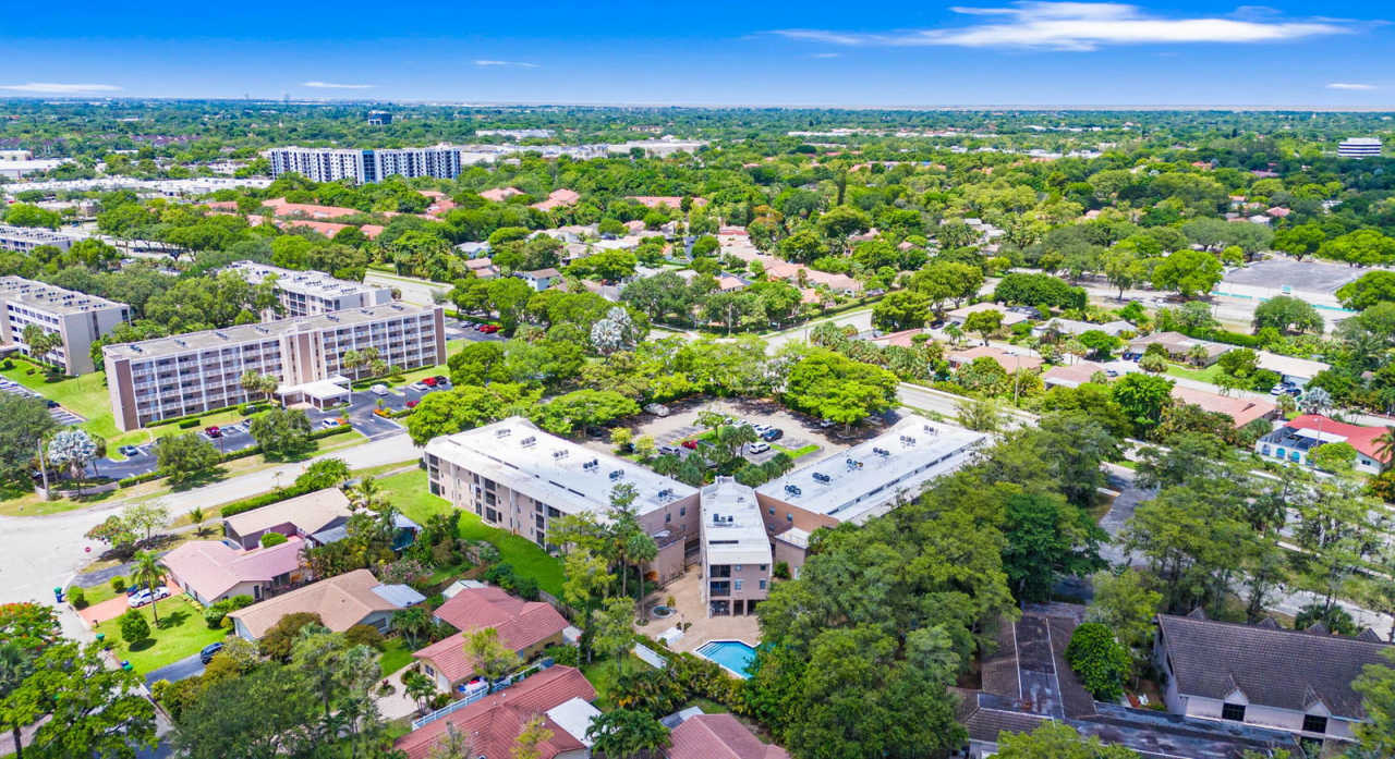 8777 Shadow Wood Boulevard