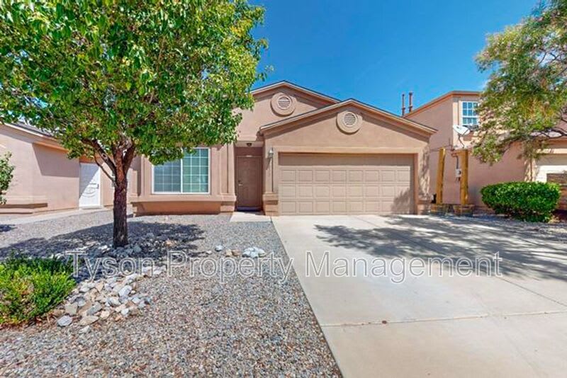 1033 Desert Paintbrush Loop NE