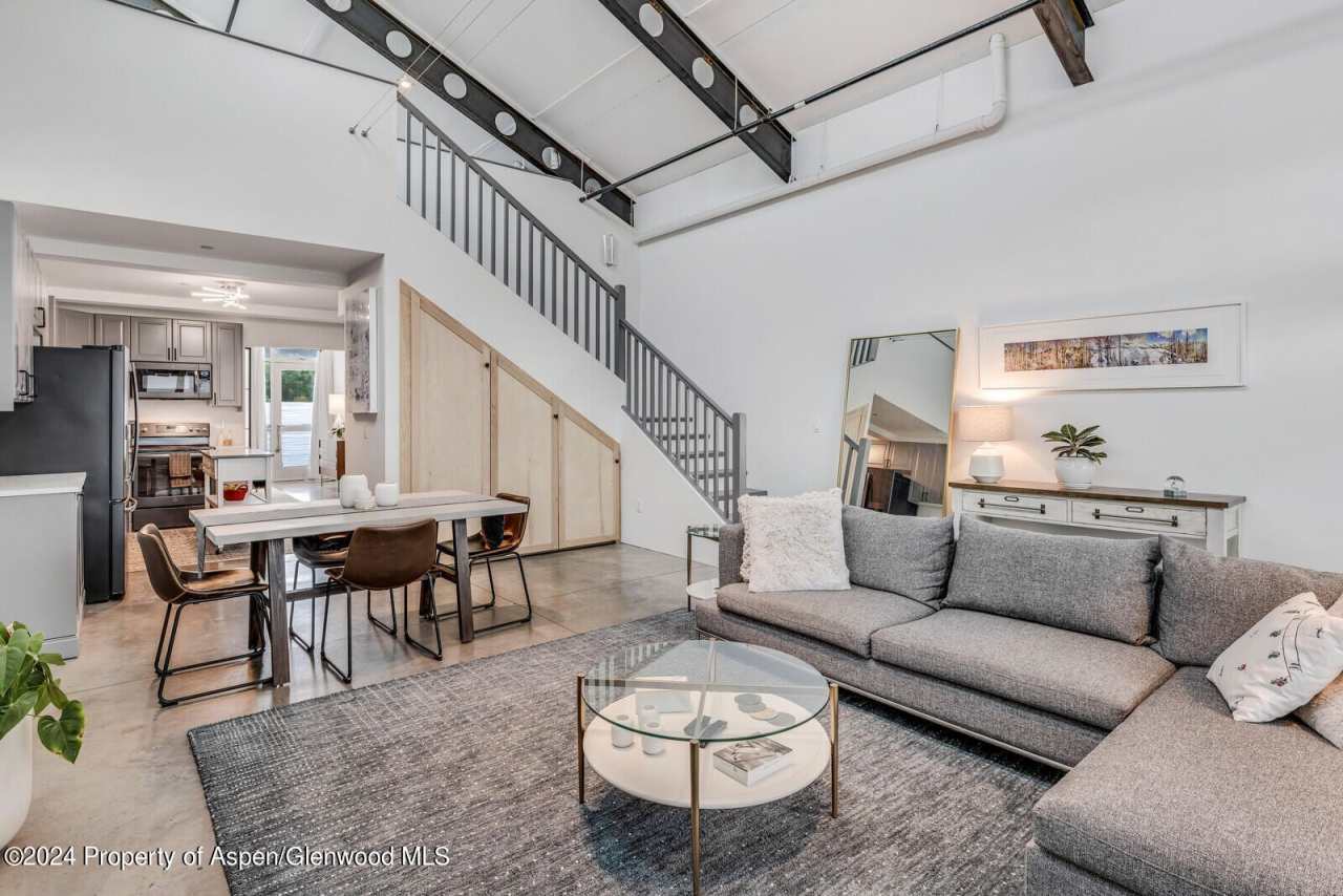 28 Widget Street unit: 415