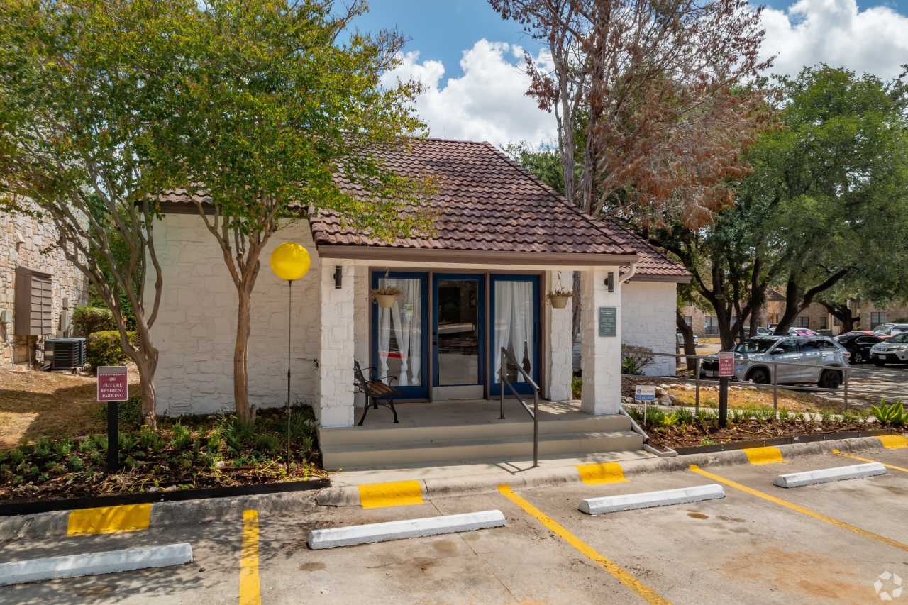 The Broadwater at Salado Creek