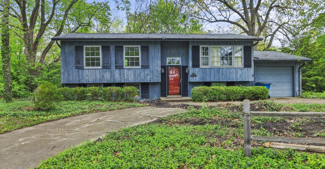 2204 Broadmoor Drive