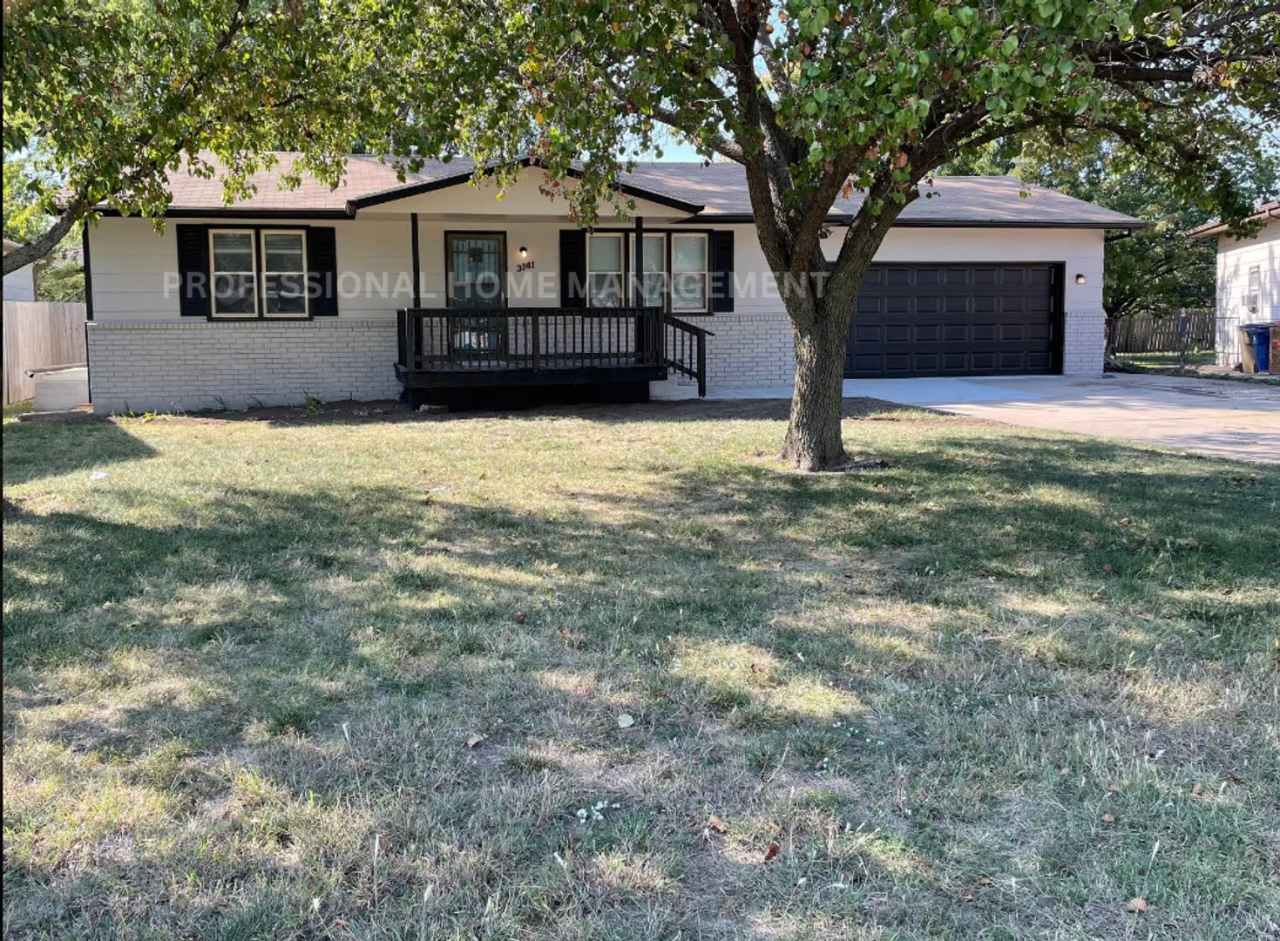 Spacious 3-Bedroom Home for Rent with Basement and Garage!