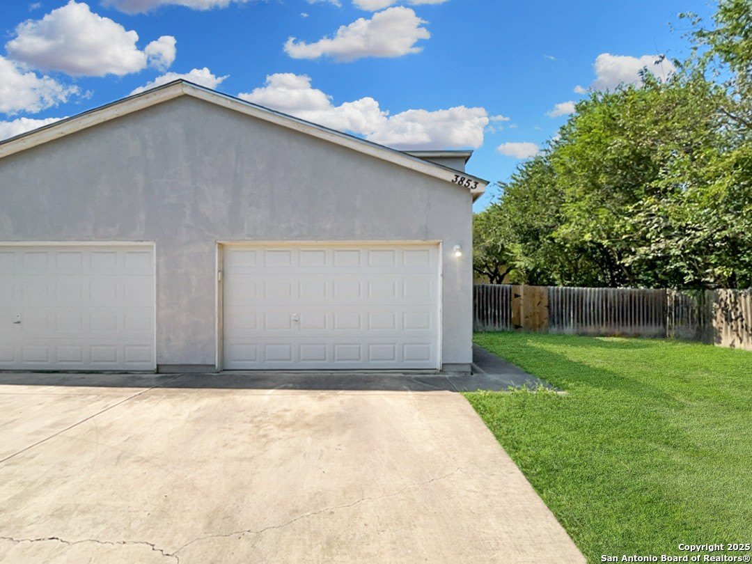 3853 MAVERICK CREEK RD