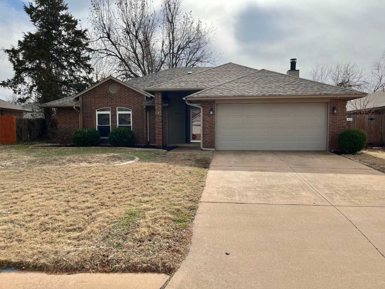 Great 3 bed 2 bath home in a great location!!