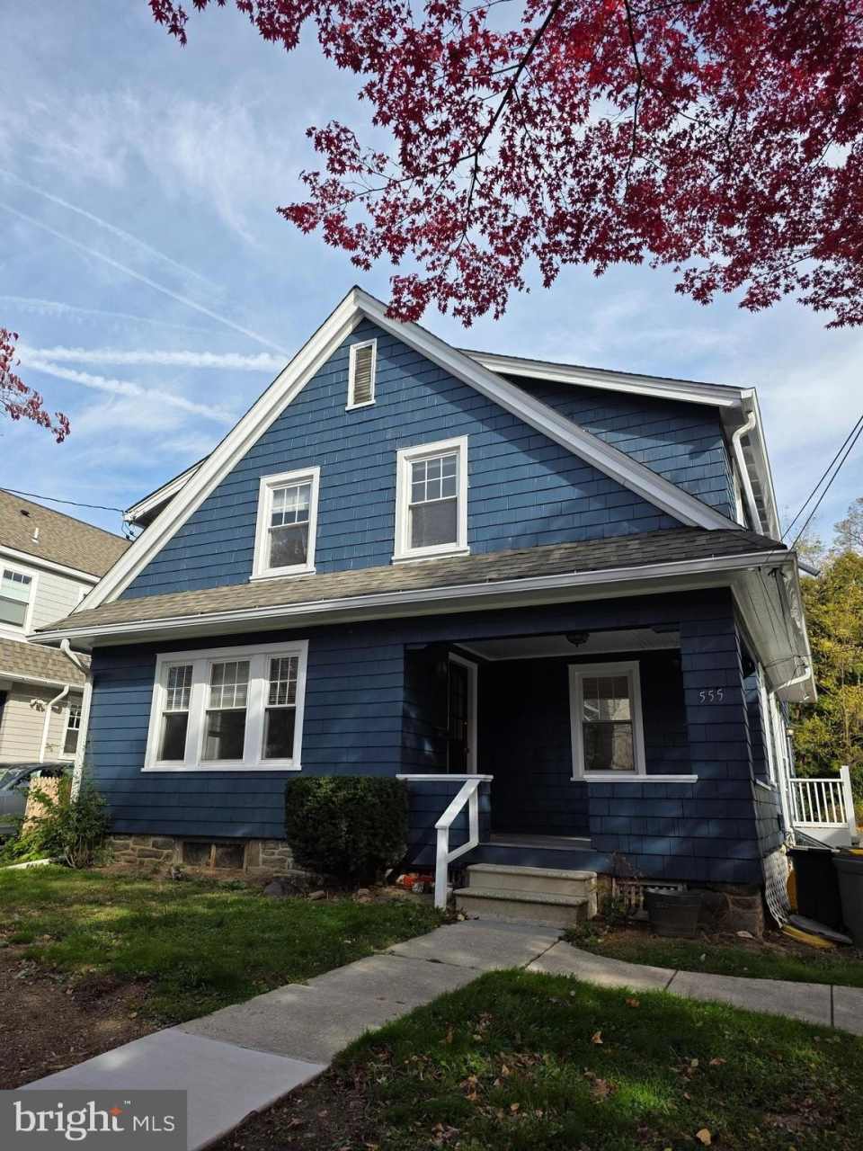 555 BARRETT Avenue unit: Front