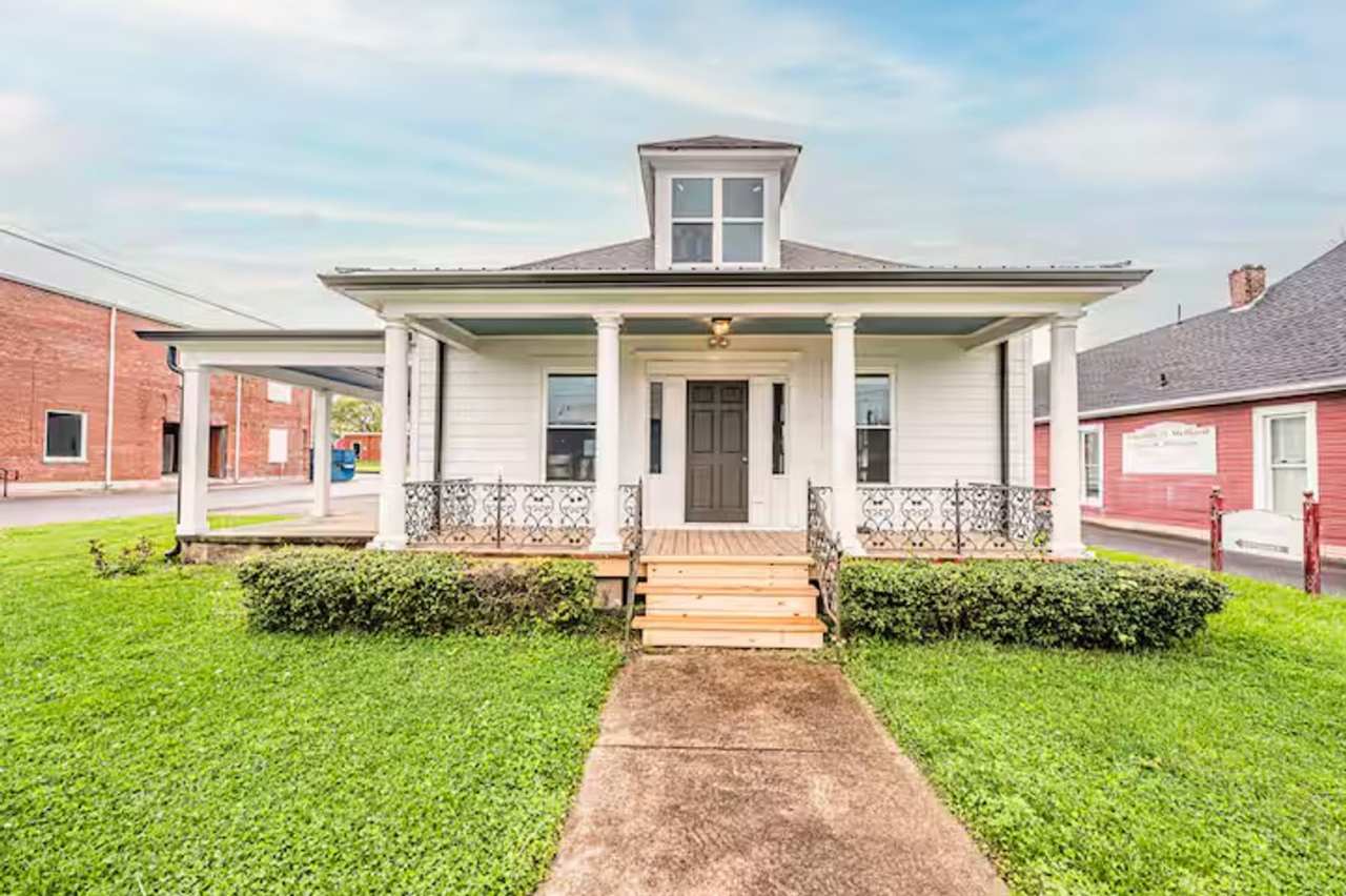 Charming 2 Bedroom 1 Bath Home