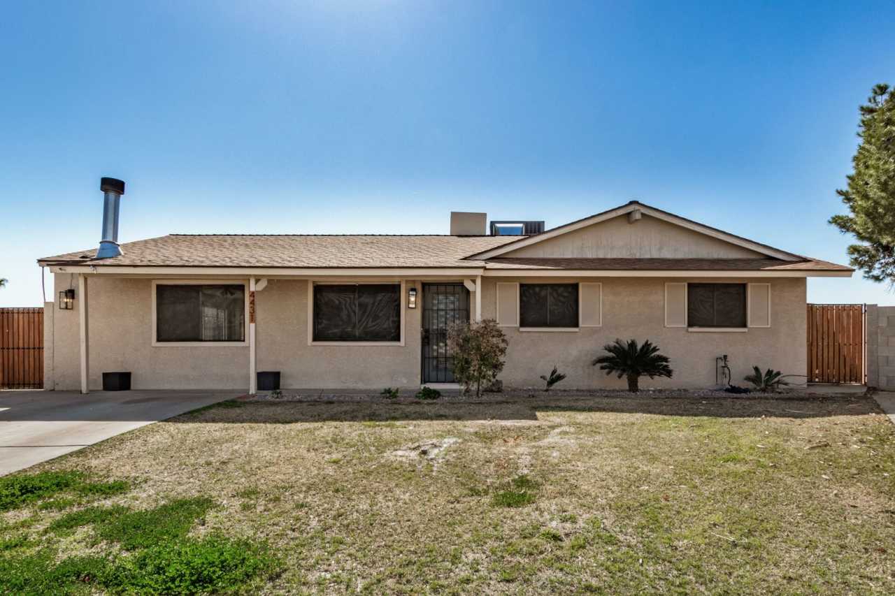 3 Bedroom, 2 Bathroom with a Pool in Glendale