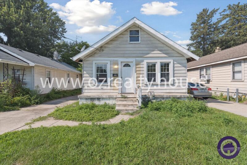 2442 Paradise Avenue