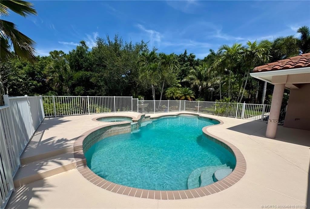 4881 SW Lake Grove Circle