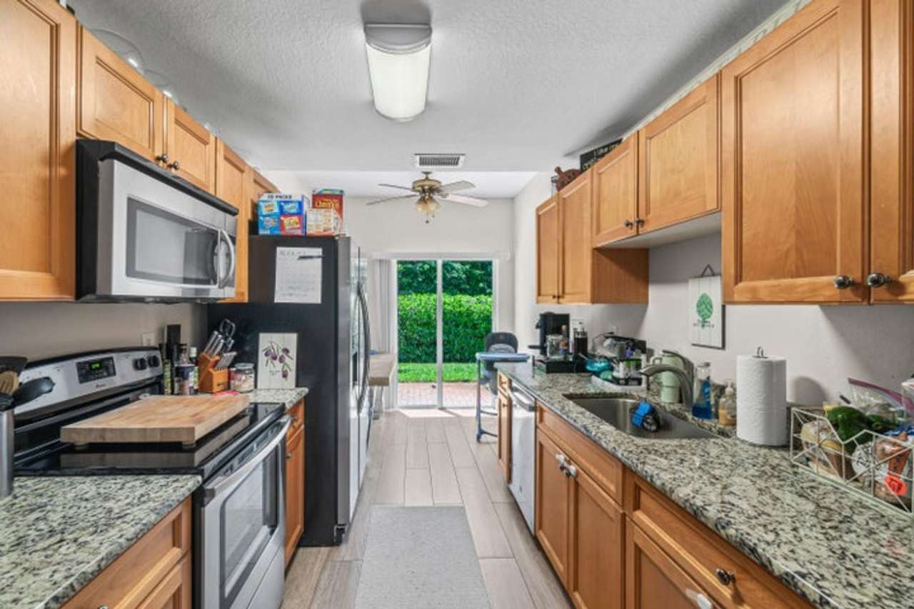 318 SE 23rd Avenue, Boynton Beach, FL 33435