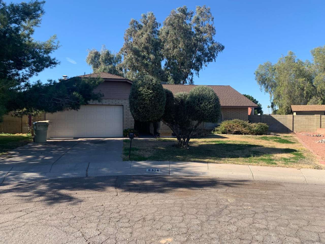 Spacious 3 Bed 2.5 Bath in Glendale