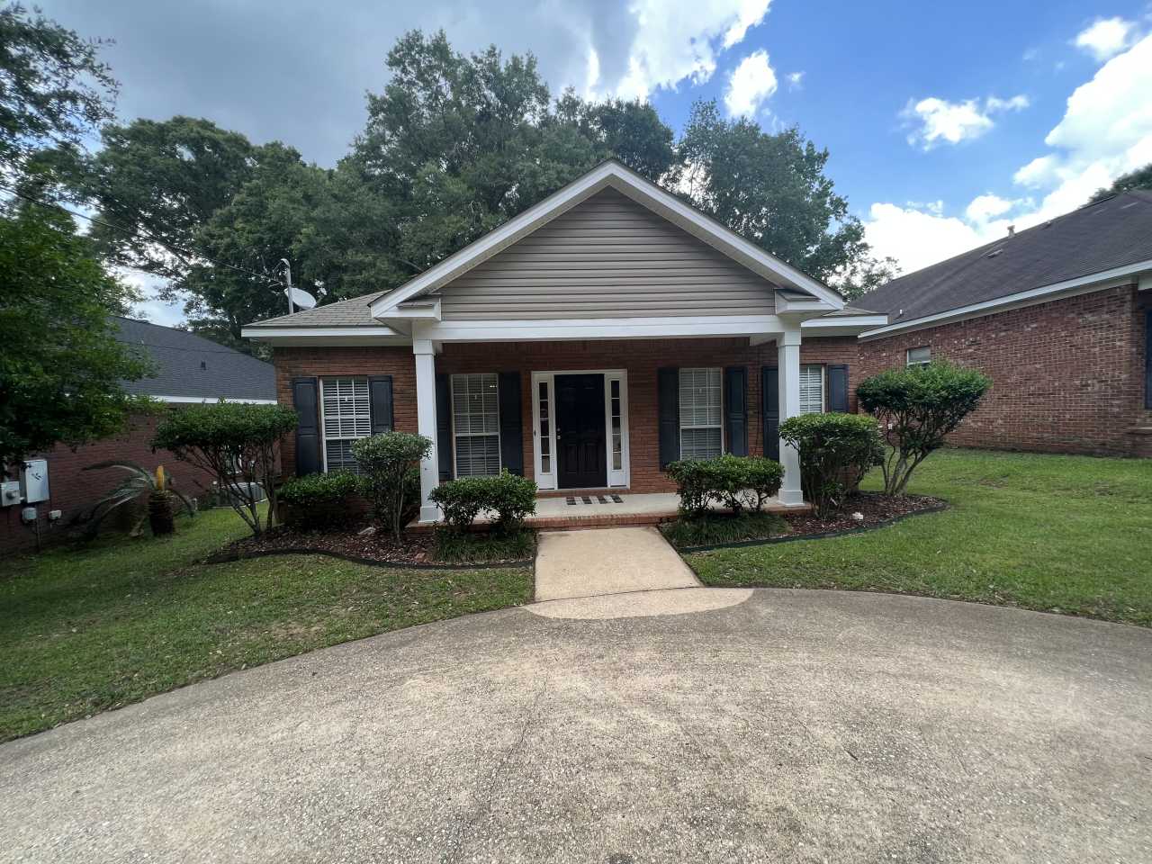 1013 Dickenson Avenue