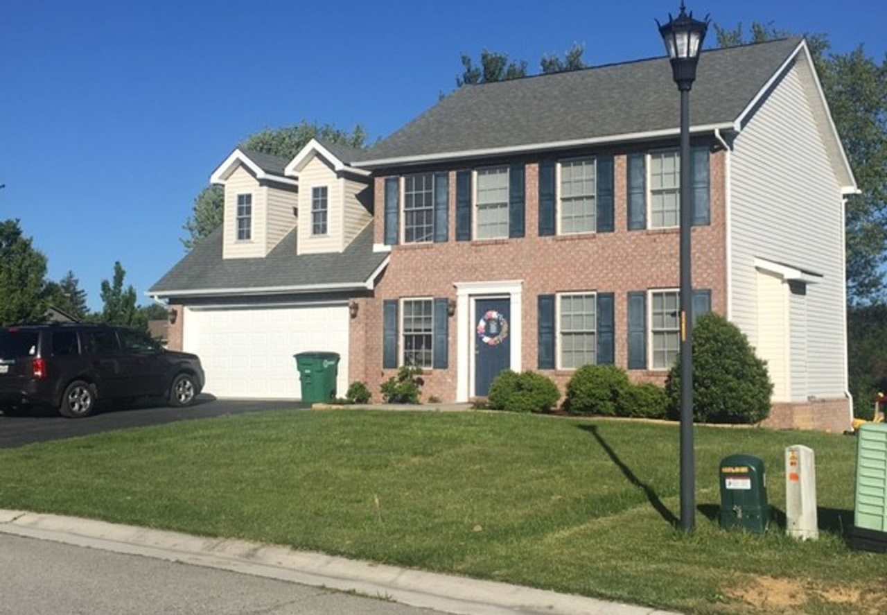 4 Bedroom 2.5 Bath House with 2 Car Garage