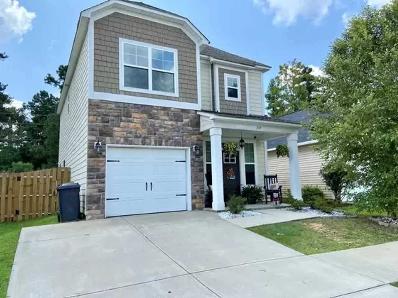 Home for rent/lease Columbia County 3 bedroom 2.5 Bath Conveinient to I 20 , Fort Gordon ,shopping .dining , schools .recreation,