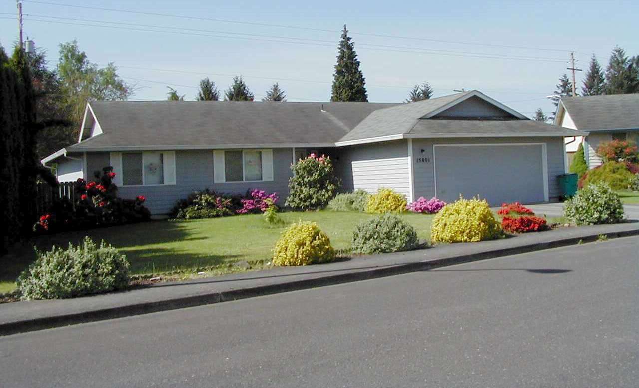 Spacious 3 Bdrm Single Level w/ Covered Patio  Fully Fenced Yard!