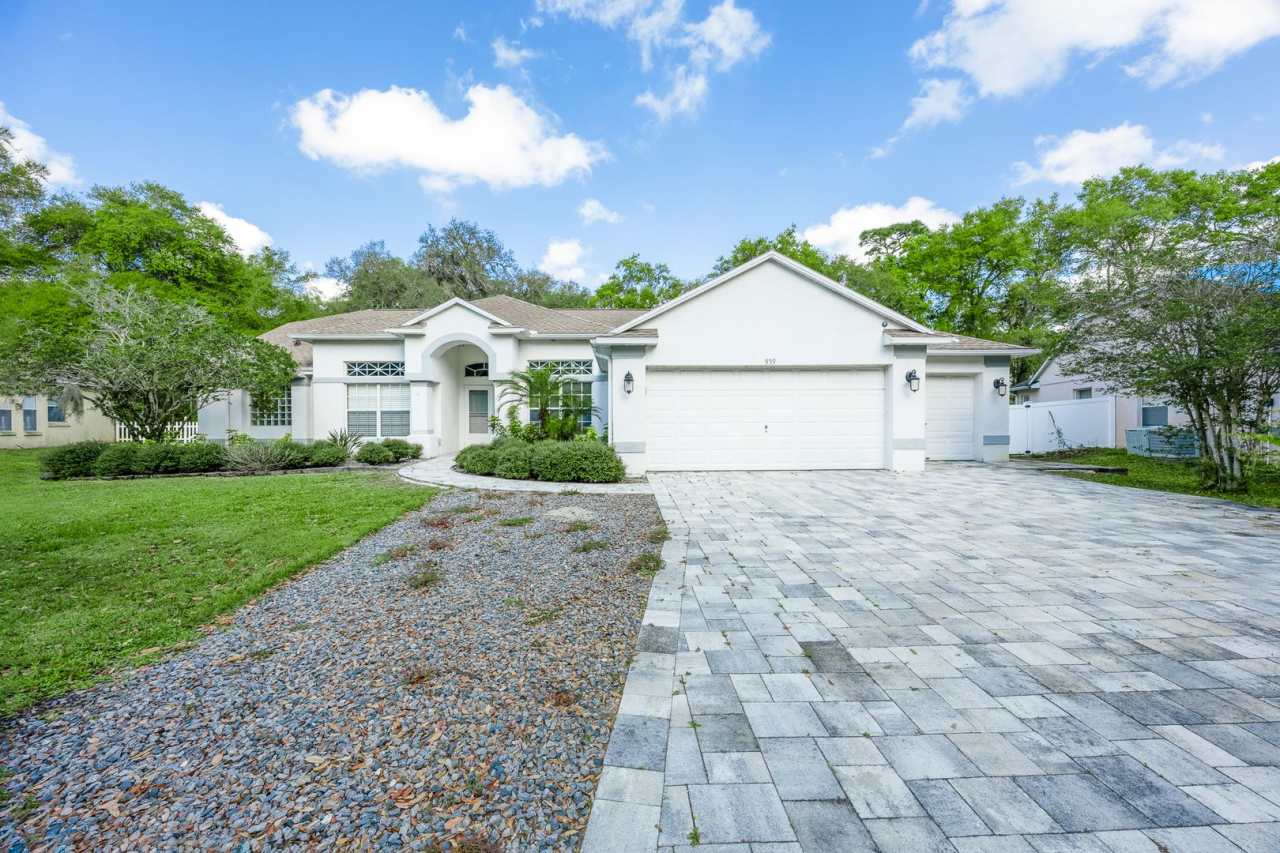 Stunning 4-Bedroom Home with Private Pool for Rent in Casselberry!