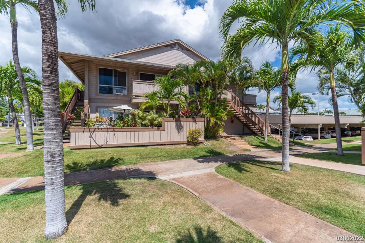 2br/1.5ba TH in Palms Villa II, Window AC's, C-Fan, Pool, Avail