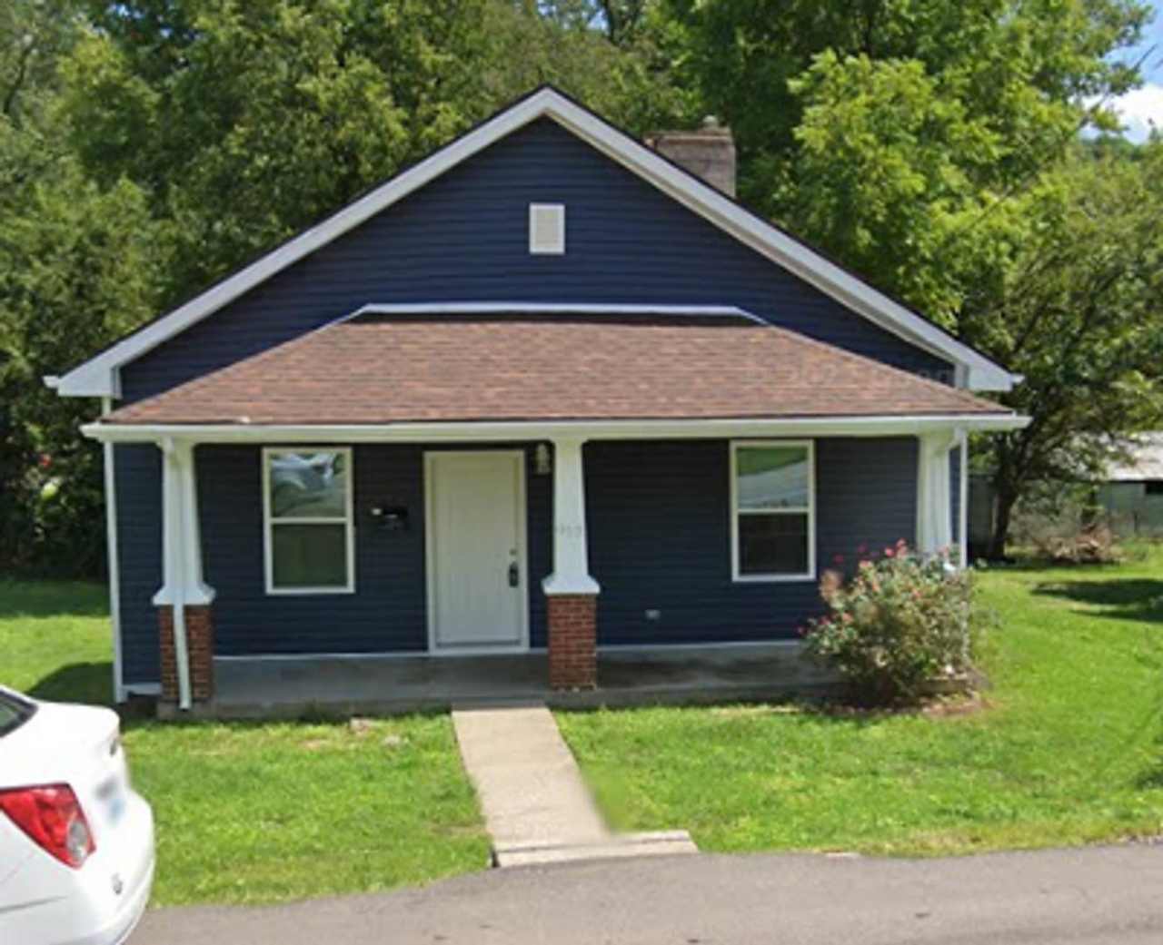 Your Fresh Start in Frankfort! Newly Renovated 3 Bed, 1 Bath Home!