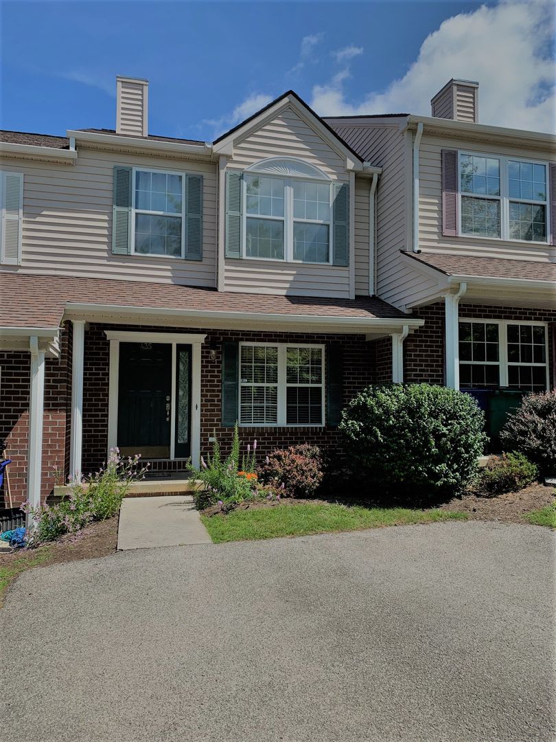 2 Bedroom 2.5 Bath Townhouse