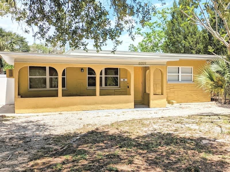 6559 Bougainvilla Avenue South