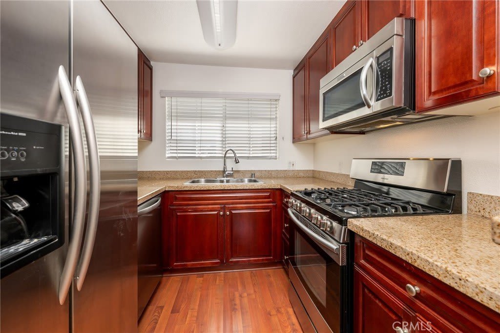 5520 Owensmouth Avenue