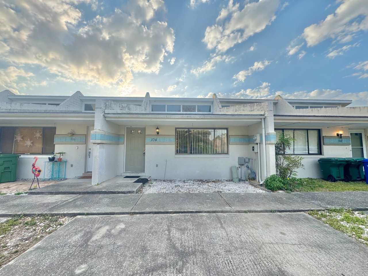 Villa - Mayfair Place