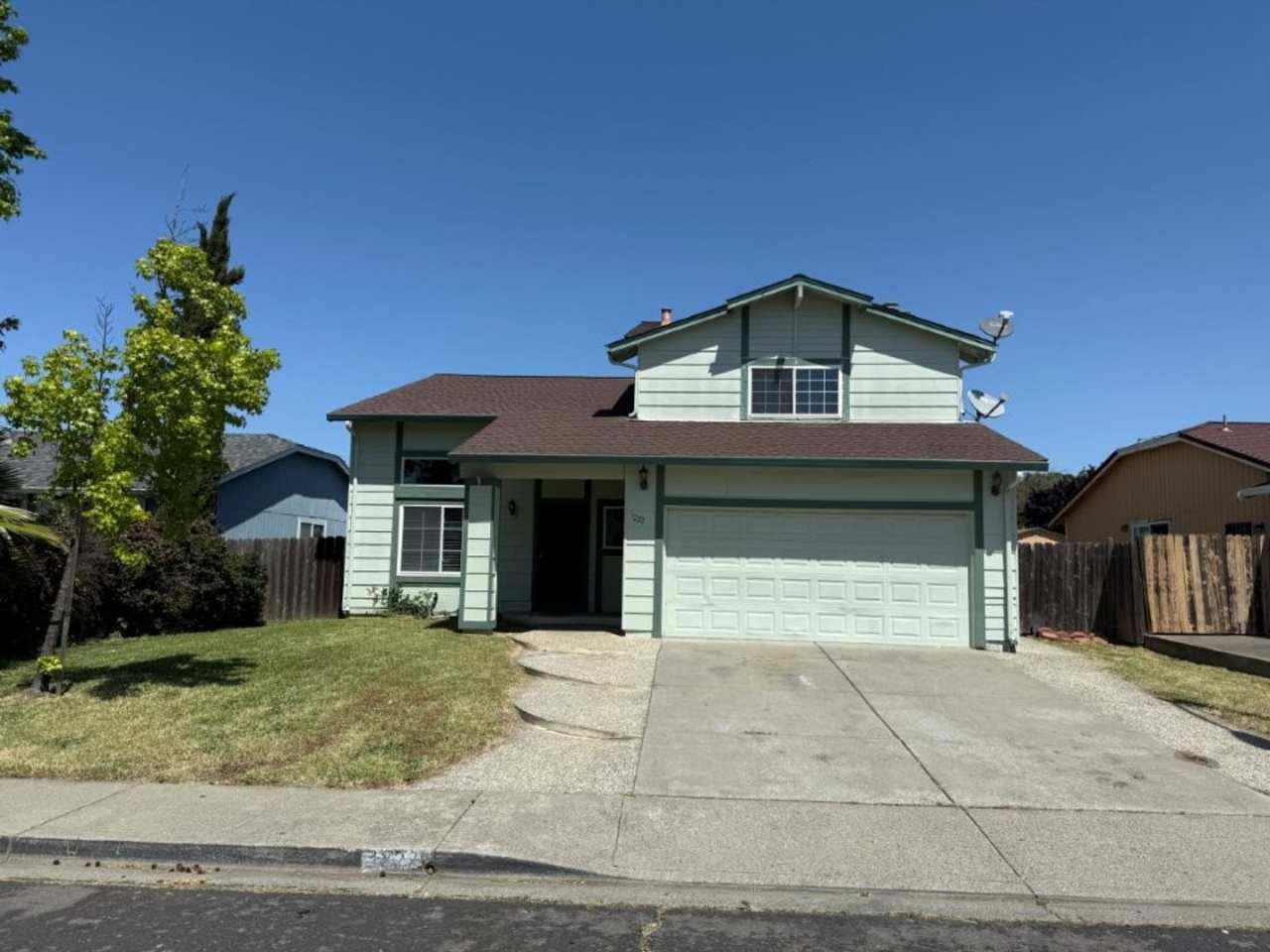 Modern 4 Bedroom 2 Story Suisun *Star Rentals