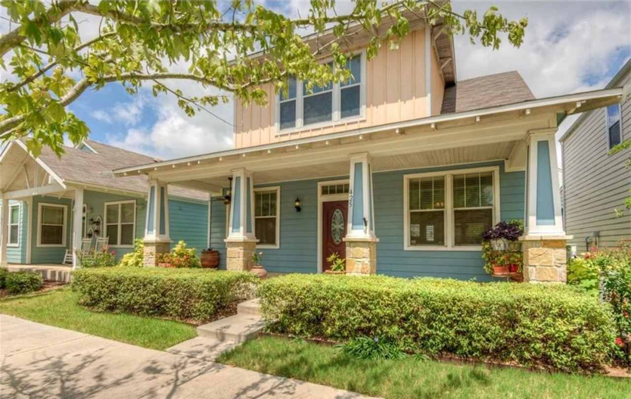 Superb Suburban Space! Multiple Living areas!