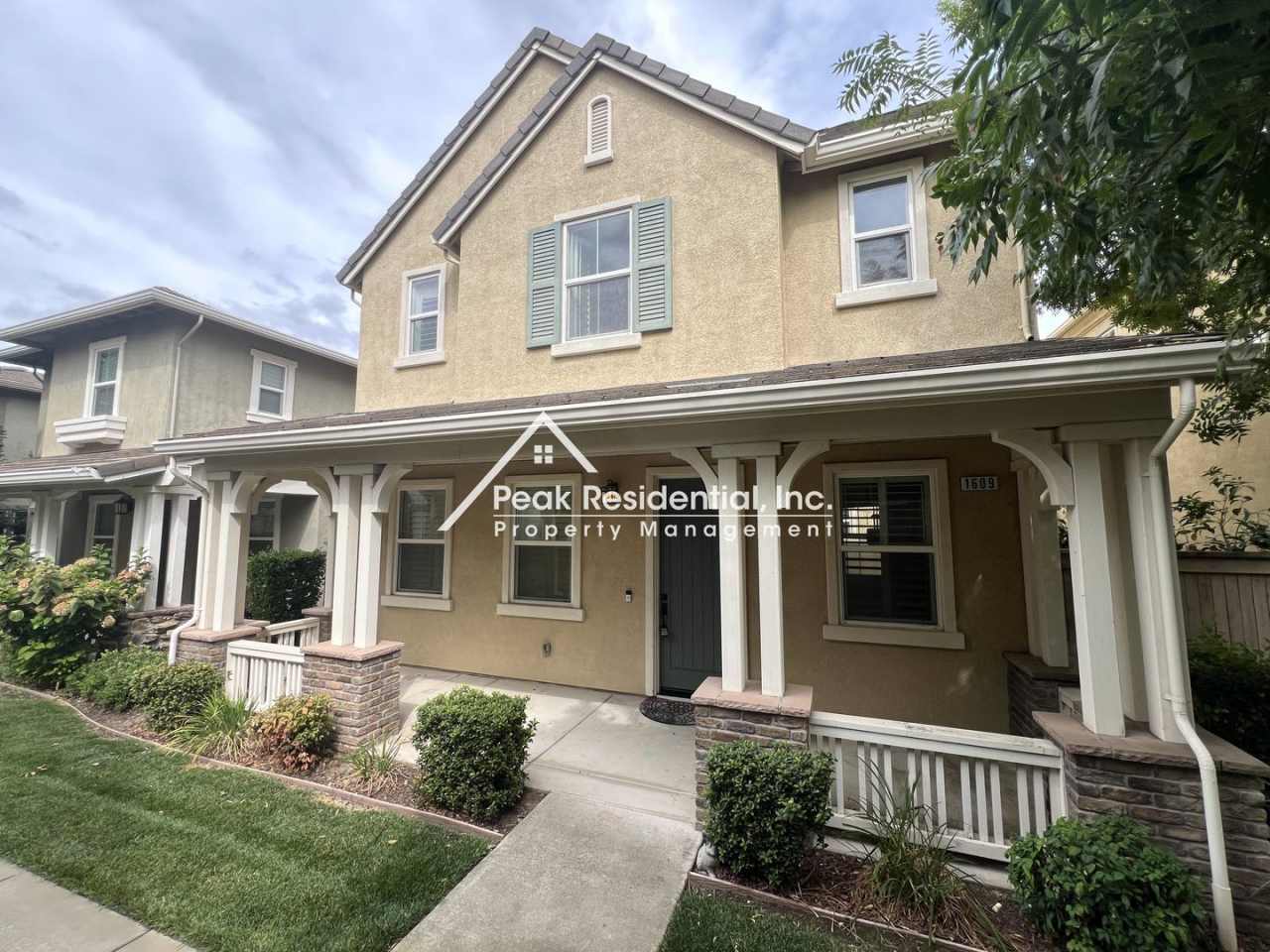 A Beautiful Folsom 4bd/3ba House with 2 Car Garage!