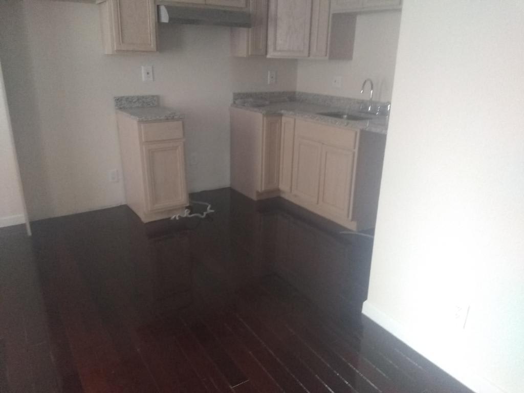 8845 E JEFFERSON AVE - 101