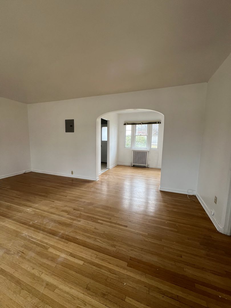 One Bedroom, One Bathroom Apartment - Geothermal Heat, Pacific Terrace Neighborhood