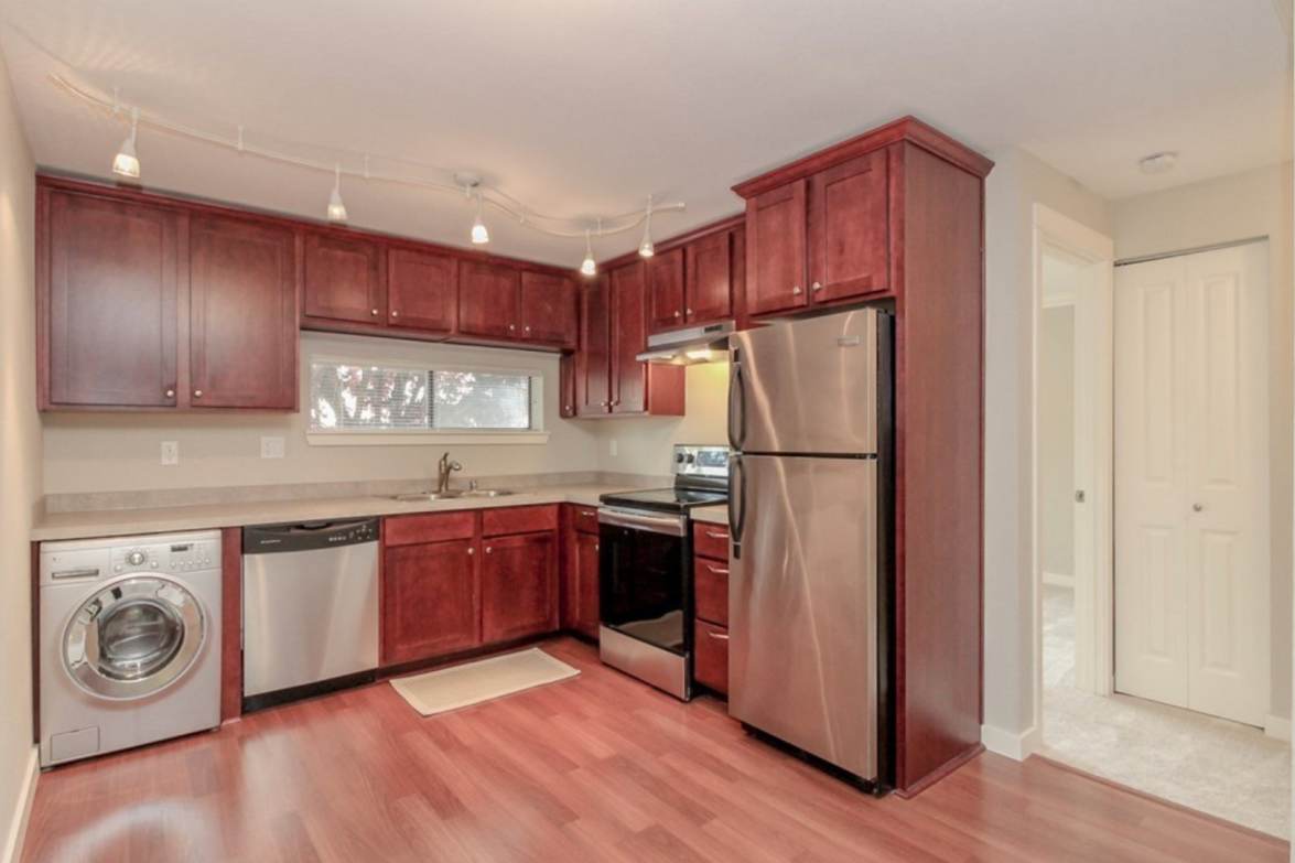 Beautiful 2 Bed Des Moines Condo with Amazing Community Features!