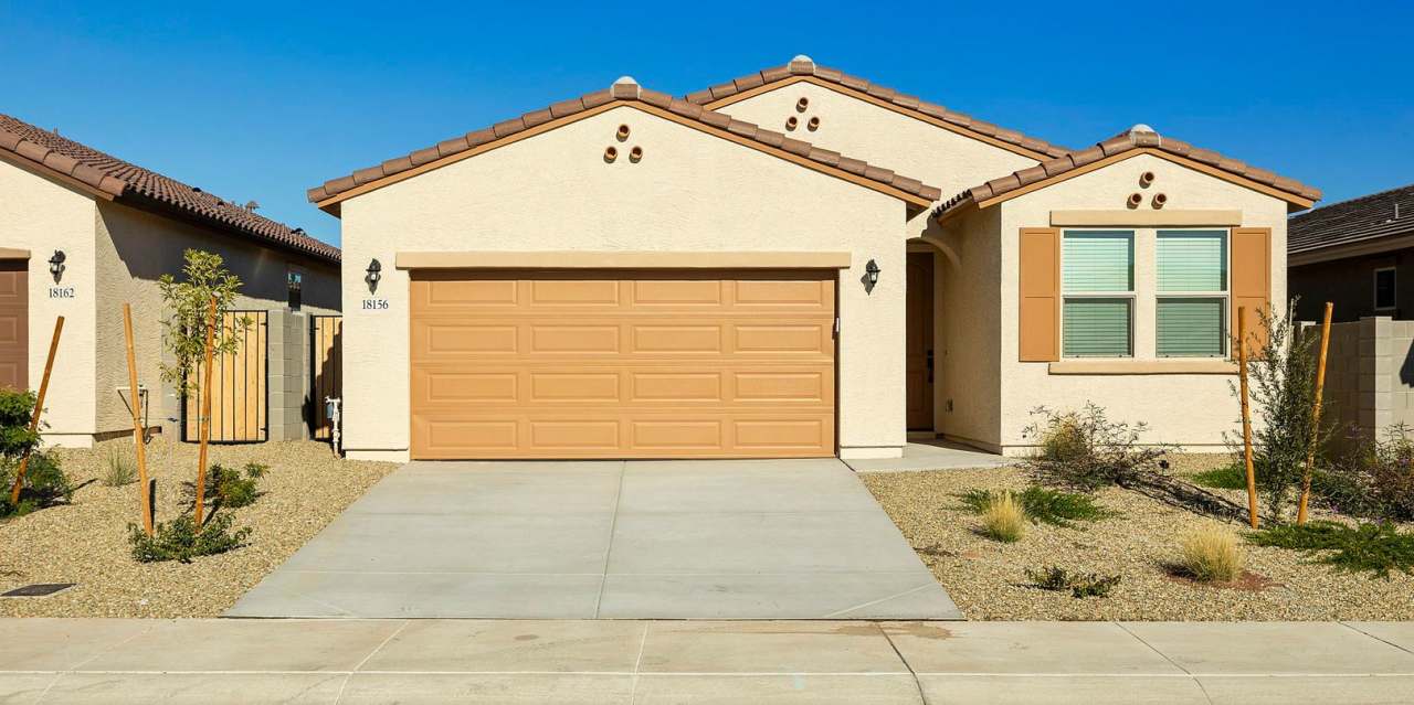 New build never lived in before Surprise home